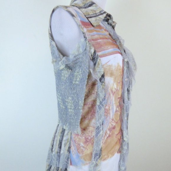 Save the Queen Short Sleeve open shoulder lace top M - Picture 8 of 8